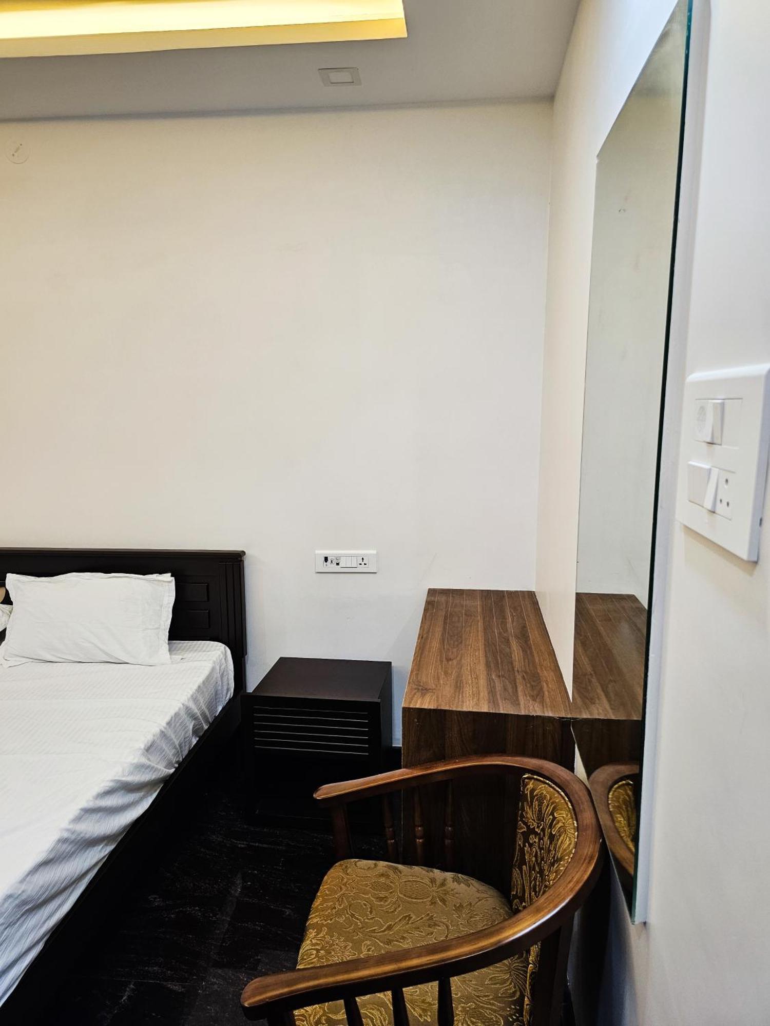 Jp Residency Hotell Yelagiri Exteriör bild